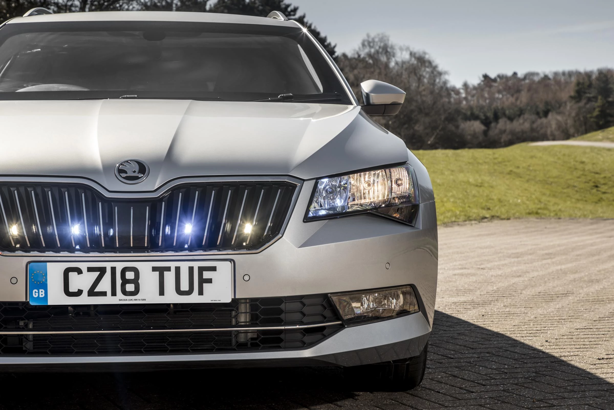 Θωρακισμένο Škoda Superb Combi για ειδικές αποστολές (βίντεο)